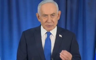 以军打击伊朗钢铁厂及石化厂