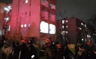 以南部城市阿拉德遭导弹袭击 至少64人受伤