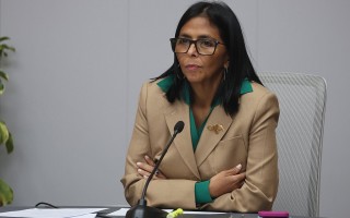 美国将委内瑞拉代总统移出制裁名单