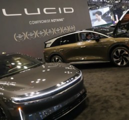 Lucid任命汽车行业外部人士担任CEO，并扩大与优步合作