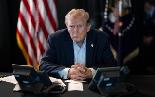 特朗普称正考虑逐步降级对伊朗的军事行动