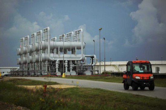 动用战略储备油就能缓解油市冲击吗？特朗普政府为何犹豫不决-第2张图片-51吃大瓜