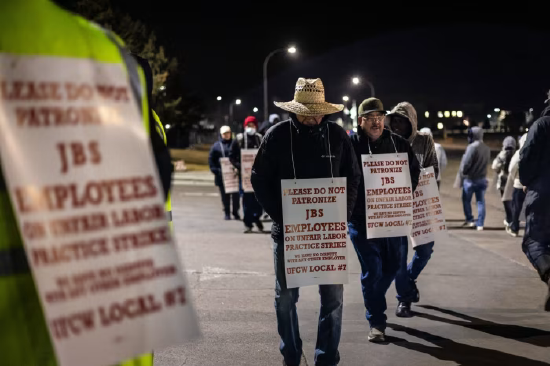 JBS牛肉加工厂工人发起行业多年来最大规模罢工-第1张图片-51吃大瓜