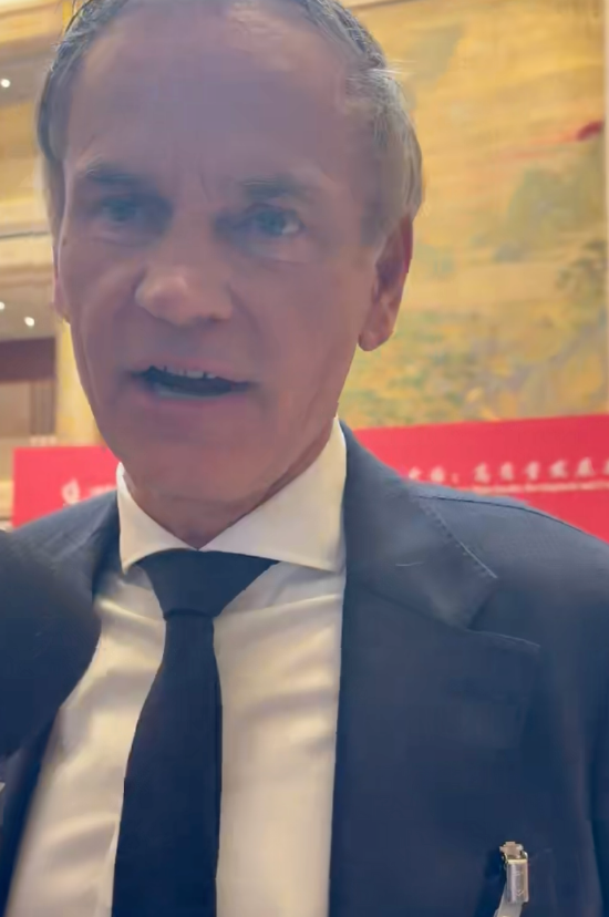 对话大众汽车奥博穆：对与小鹏的合作感到非常满意-第1张图片-51吃大瓜