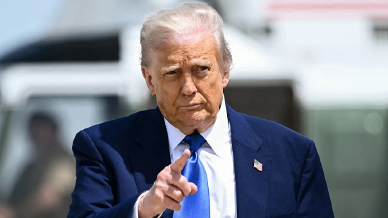 特朗普：伊朗送给美国一份与霍尔木兹海峡有关的“礼物”-第1张图片-51吃大瓜