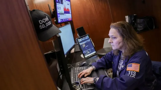 早盘：美股周五继续下滑，道指跌逾400点-第1张图片-51吃大瓜