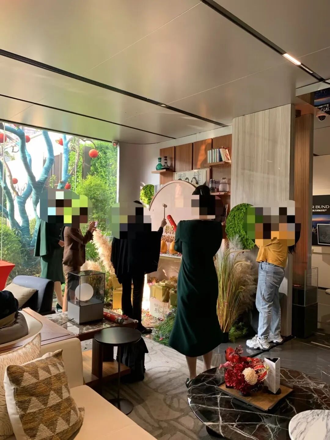 上海3月楼市“爆”了！二手房卖了超3.1万套，创近5年新高！新房频现开盘售罄，“10万+”楼盘看房要排队-第1张图片-51吃大瓜