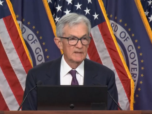 特朗普称：若鲍威尔下月留任美联储，将解雇他-第1张图片-51吃大瓜