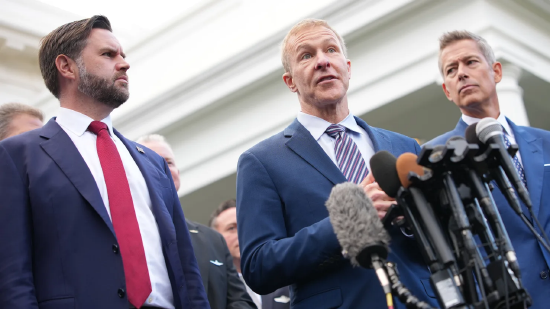 美联航CEO去年秋季就已考虑合并事宜,数月后才告诉特朗普-第1张图片-51吃大瓜 美联航CEO去年秋季就已考虑合并事宜,数月后才告诉特朗普-第1张图片-51吃大瓜